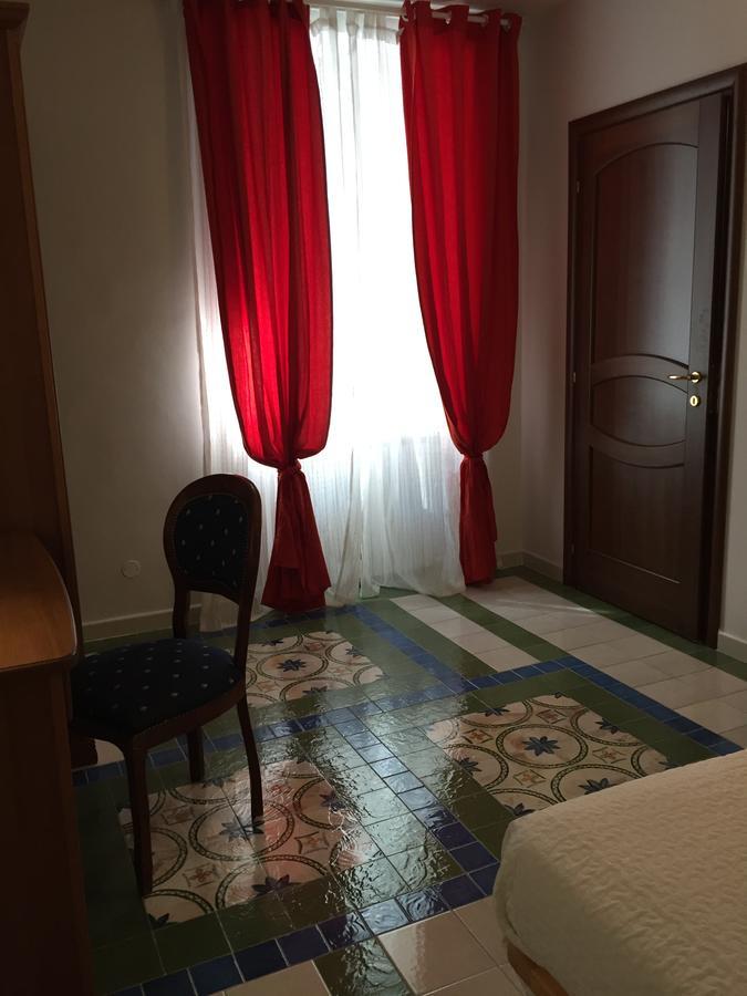 리오네로 불투레 Via Roma 205 B&B 외부 사진