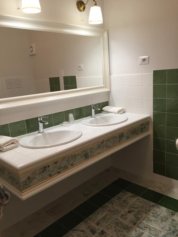 리오네로 불투레 Via Roma 205 B&B 외부 사진